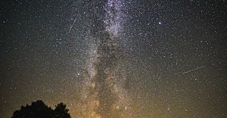 Perseidy 2022. Już dziś noc spadających gwiazd. O której godzinie deszcz meteorów?