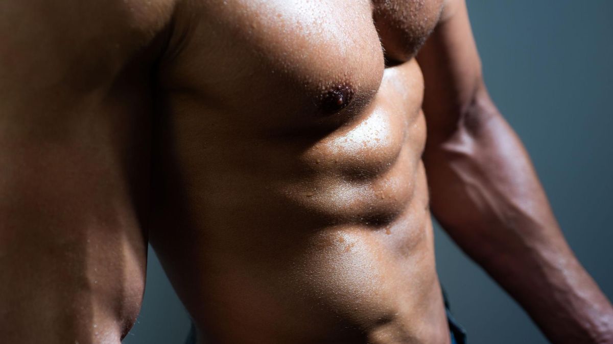 6 Weidera to popularny trening, którego celem jest wzmocnienie i wyrzeźbienie mięśni brzucha. Składa się na niego sześć aerobowych ćwiczeń fitness, które w stosunkowo krótkim czasie pozwalają osiągnąć satysfakcjonujące rezultaty.