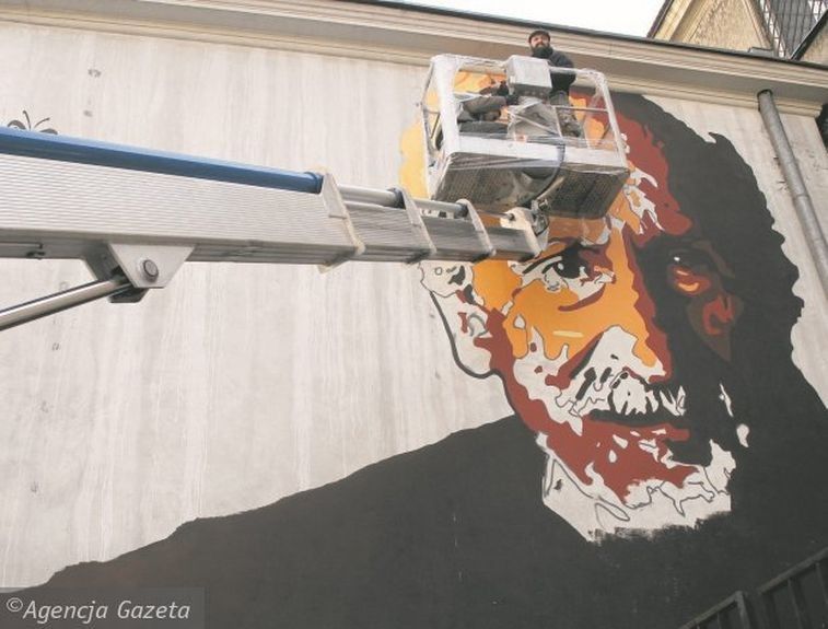 Wybitny polski aktor bohaterem muralu przy ul. Pięknej