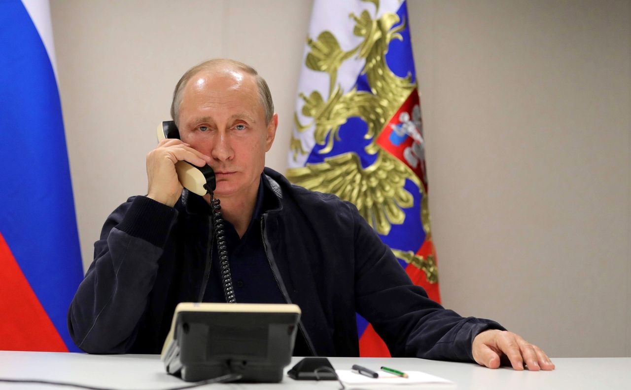 Rozmawiał z "martwym" dowódcą? Tajemniczy telefon z Kremla