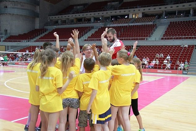 Marcin Możdżonek trenował z dziećmi w Ergo Arenie