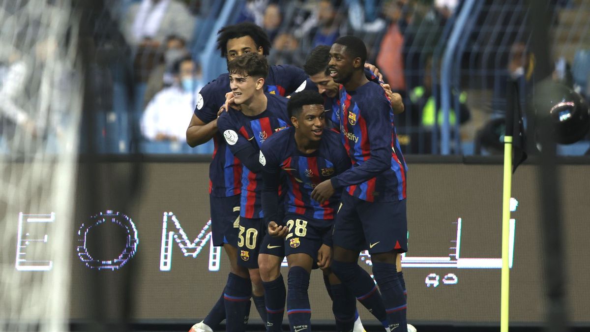 Zdjęcie okładkowe artykułu: Getty Images / Yasser Bakhsh / Na zdjęciu: piłkarze FC Barcelony