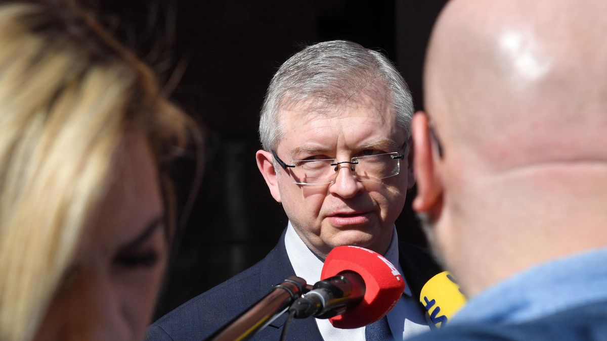 Ambasador Rosji Siergiej Andriejew planuje i tak złożyć kwiaty na cmentarzu żołnierzy radzieckich w Warszawie