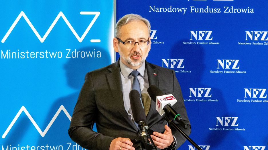 Adam Niedzielski przekazał, że Ministerstwo Zdrowia nie przedłuży umów z niektórymi POZ, ponieważ te świadczyły zbyt dużo teleporad w stosunku do normalnych wizyt