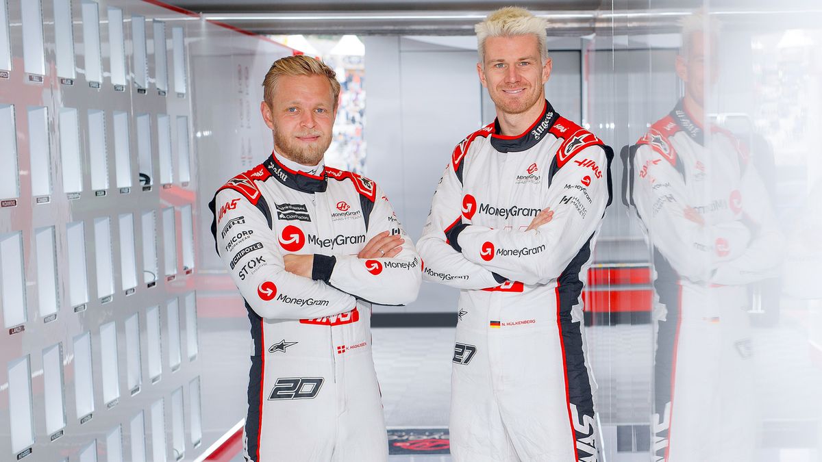 Materiały prasowe / Haas / Na zdjęciu: Kevin Magnussen (po lewej) i Nico Hulkenberg
