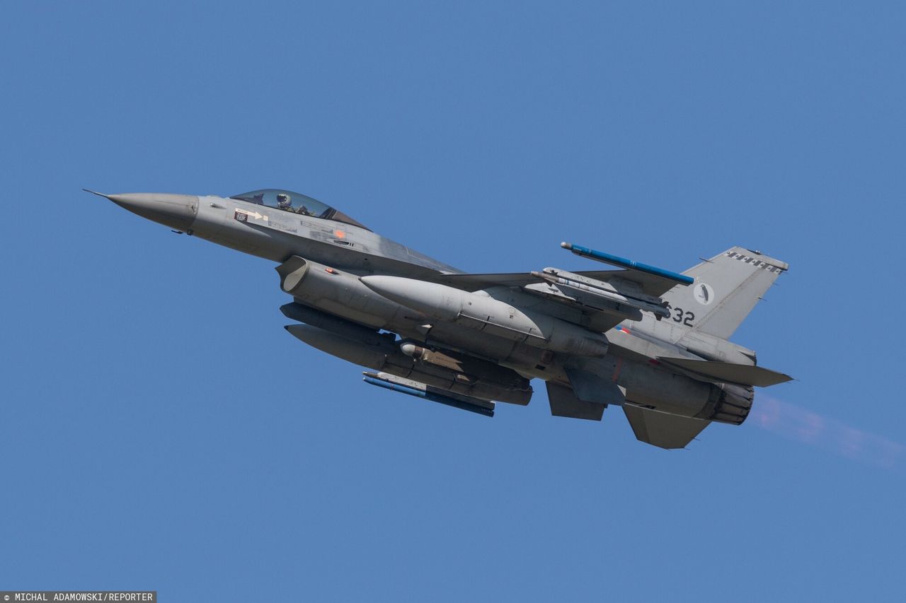 F-16 - zdjęcie poglądowe