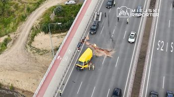 Warszawa: Poważne zderzenie na moście Południowym. Trzy pasy zablokowane