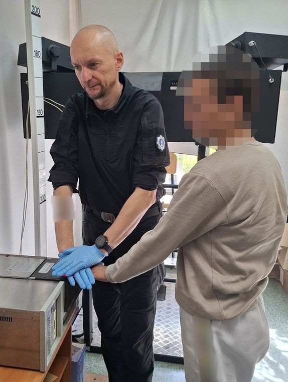 Zemsta sekatorem. 26-latek z Lęborka zdemolował auto, teraz grozi mu 5 lat więzienia