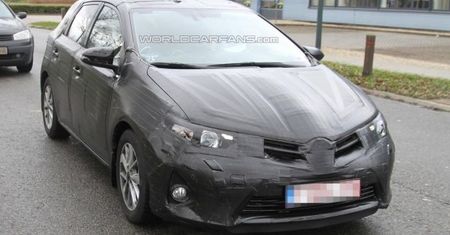 Nowa Toyota Auris (2012) - zdjęcia szpiegowskie