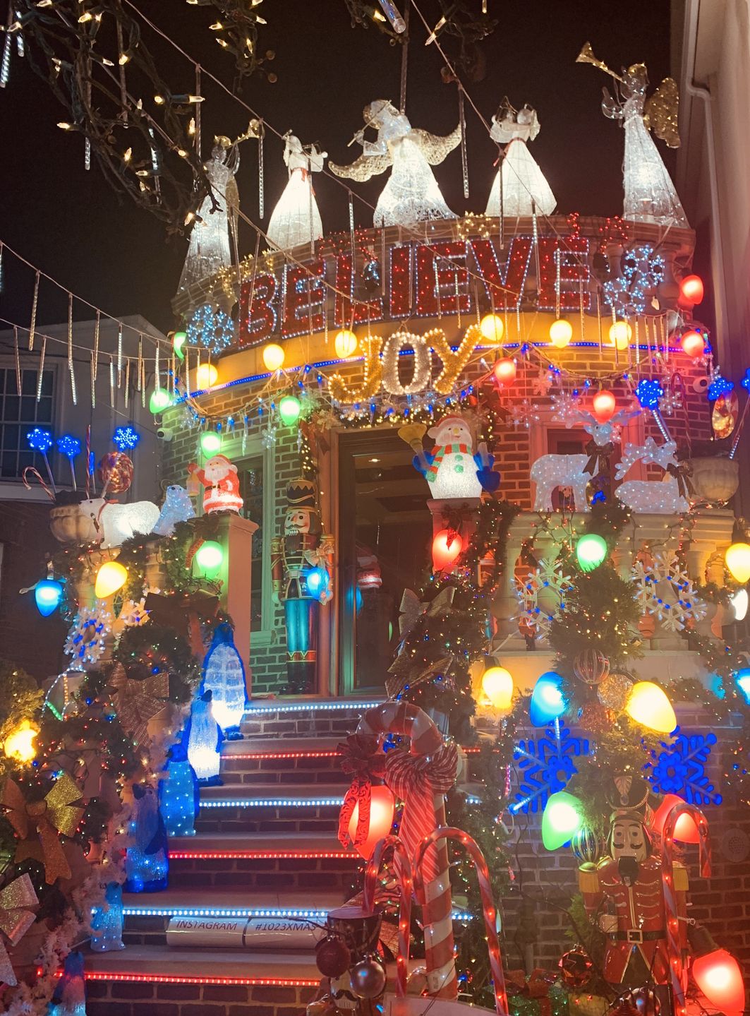 Dyker Heights na Brooklynie trzyma poziom świątecznych dekoracji