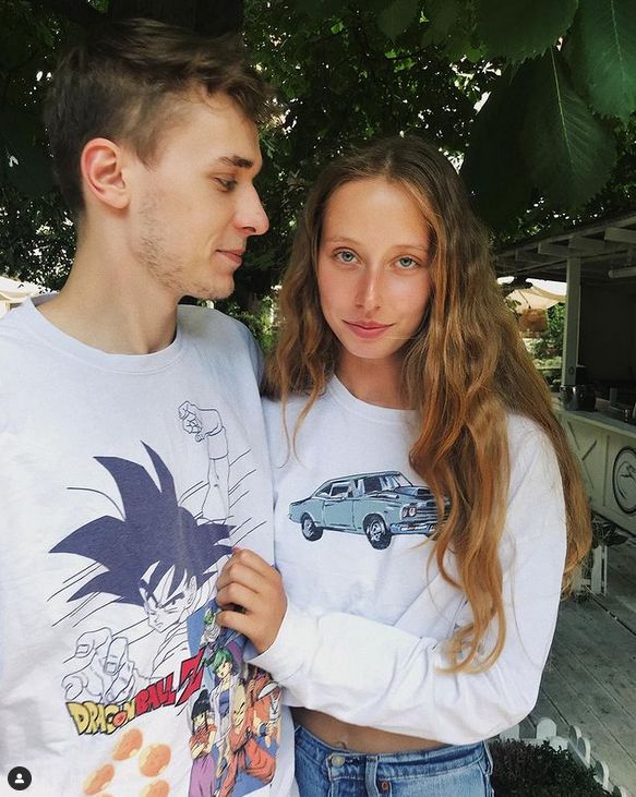 Mikołaj Krajewski z narzeczoną Marianną