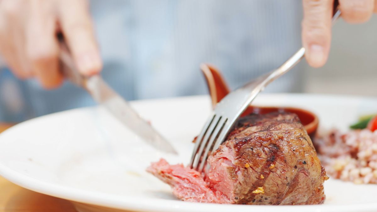 Mięso w diecie Polaków. Jemy go znacznie za dużo