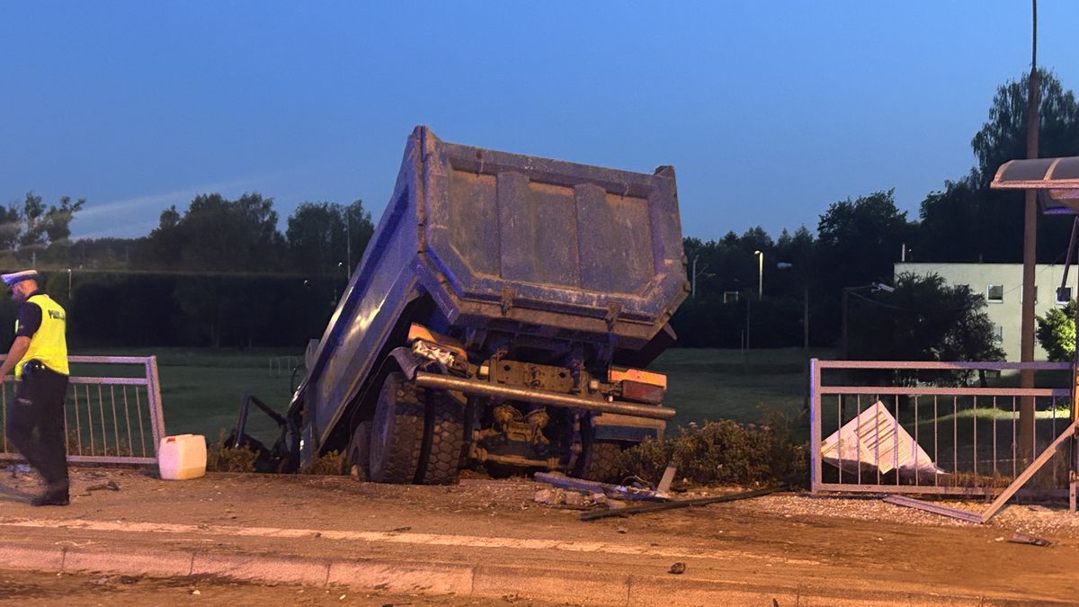 Wypadek ciężarówki w Olsztynie 
