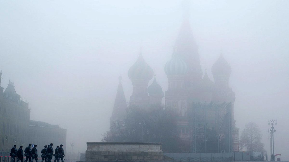 Moskwę spowiła we wtorek gęsta mgła