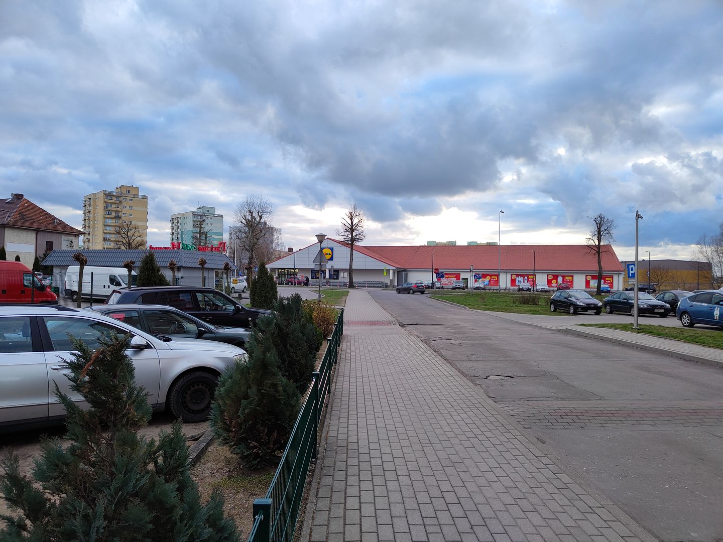 Test najtańszego smartfonu z aparatem 108 Mpix. realme 8 Pro spełnia swoje obietnice 42