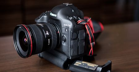 Nowe baterie, które naładują 70% w 2 min. i wytrzymają do 20 lat. Jak to możliwe?