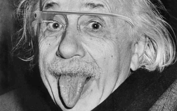 Einstein w okularach Google