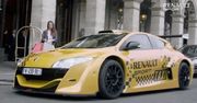 Renault Megane Trophy V6 w roli paryskiej taksówki [wideo]