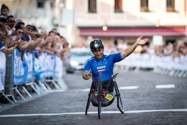Zanardi stał się bohaterem narodowym dla Włochów
