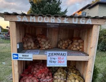 Nietypowy pomysł rolnika z Rybnika. Postawił budkę samoobsługową