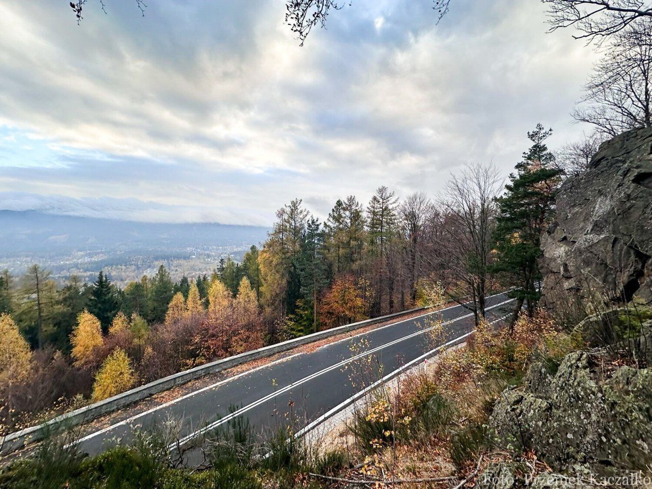 Szklarska Poręba: Ścieżka w koronie drzew? Wraca temat zagospodarowania Zakrętu Śmierci