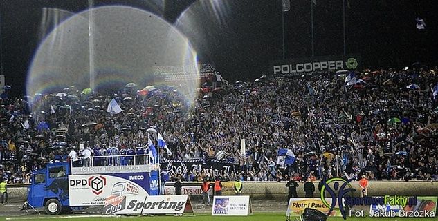 Kibice z Leszna i z Zielonej Góry szczelnie wypełnili Stadion im. Alfreda Smoczyka podczas finału ligi. Niestety takie obrazki nie były widziane często