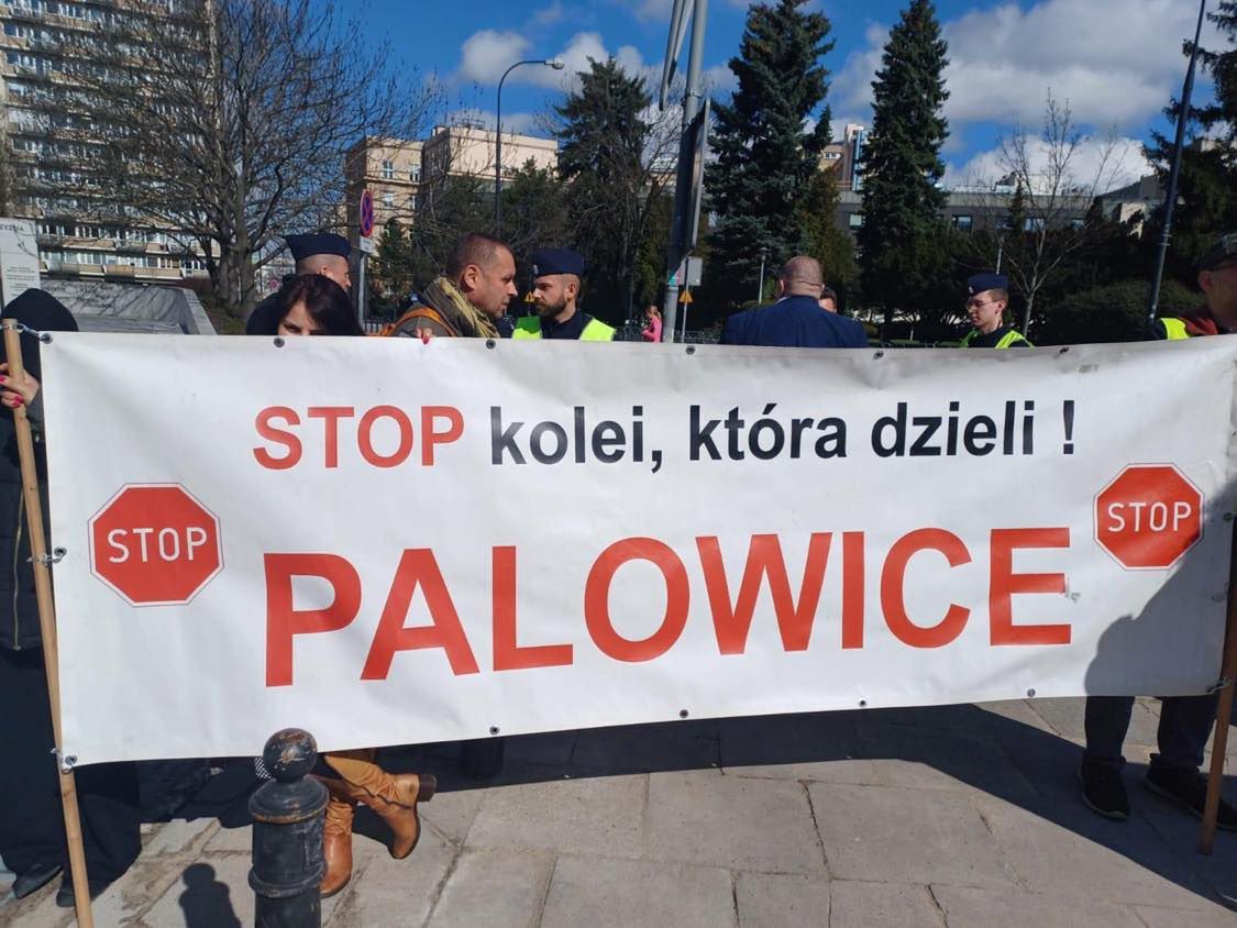 Na protest przyjechali nie tylko mieszkańcy mazowieckich gmin