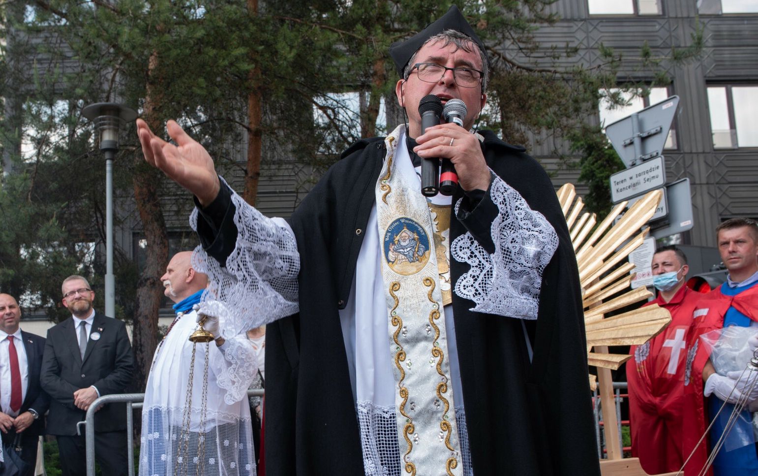 Były ksiądz Piotr Natanek rozkręca kolejne szaleństwo. Wkrótce koniec świata, ludziom ma pomóc "armia pokutujących"