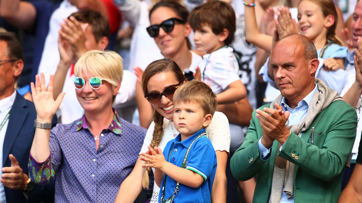 Jelena Djoković i jej syn Stefan podczas finału Wimbledonu 2018