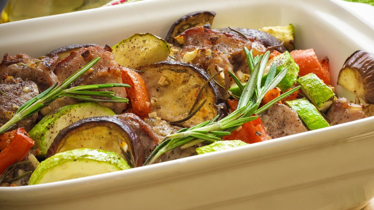 Schab z warzywami to danie jednogarnkowe dla całej rodziny