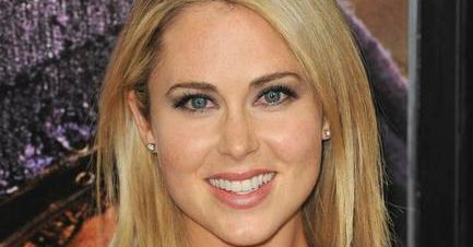 Anna Hutchison: Wielki dekolt gwiazdy ''Domu w głębi lasu''