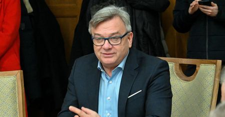 KPO za wygrane wybory? Łącki mówi, jak środki trafiły do Polski