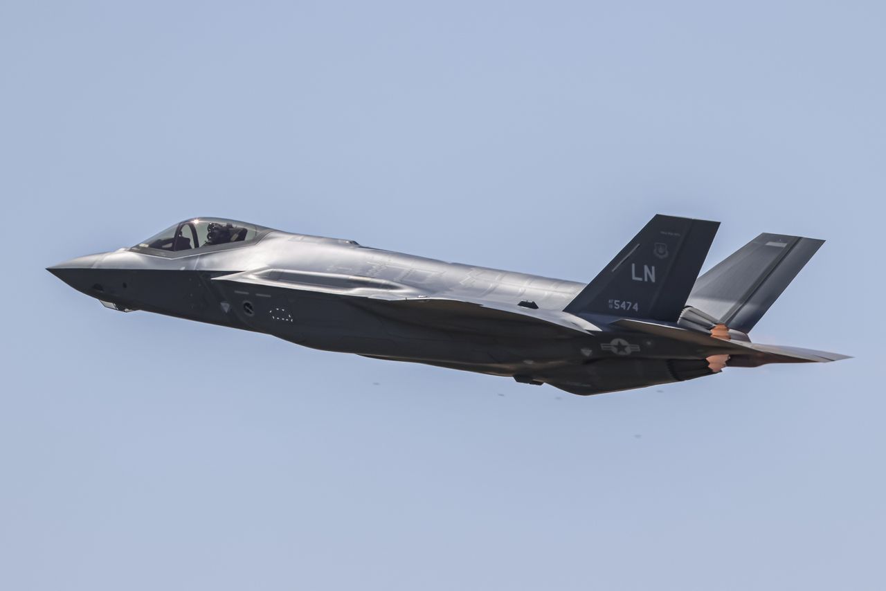 Pentagon eyes budget-friendly lightweight jets. A pragmatic shift or a risky compromise?