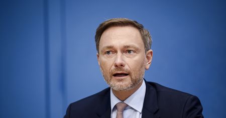 Niemcy zmieniają zdanie? "Jesteśmy otwarci na odcięcie Rosji od systemu SWIFT"