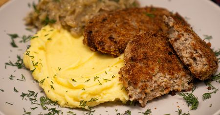 Przed wojną te kotlety były hitem. Nasi dziadkowie ze smakiem zajadali je w piątki