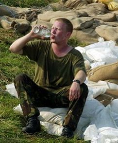 Niepijący Holendrzy pośmiewiskiem Anglików