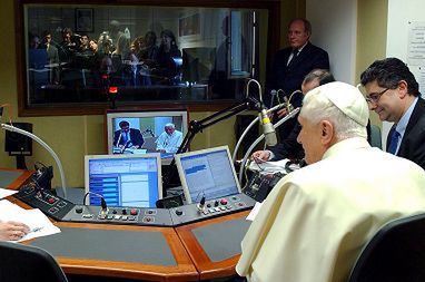 Benedykt XVI na żywo w radiu