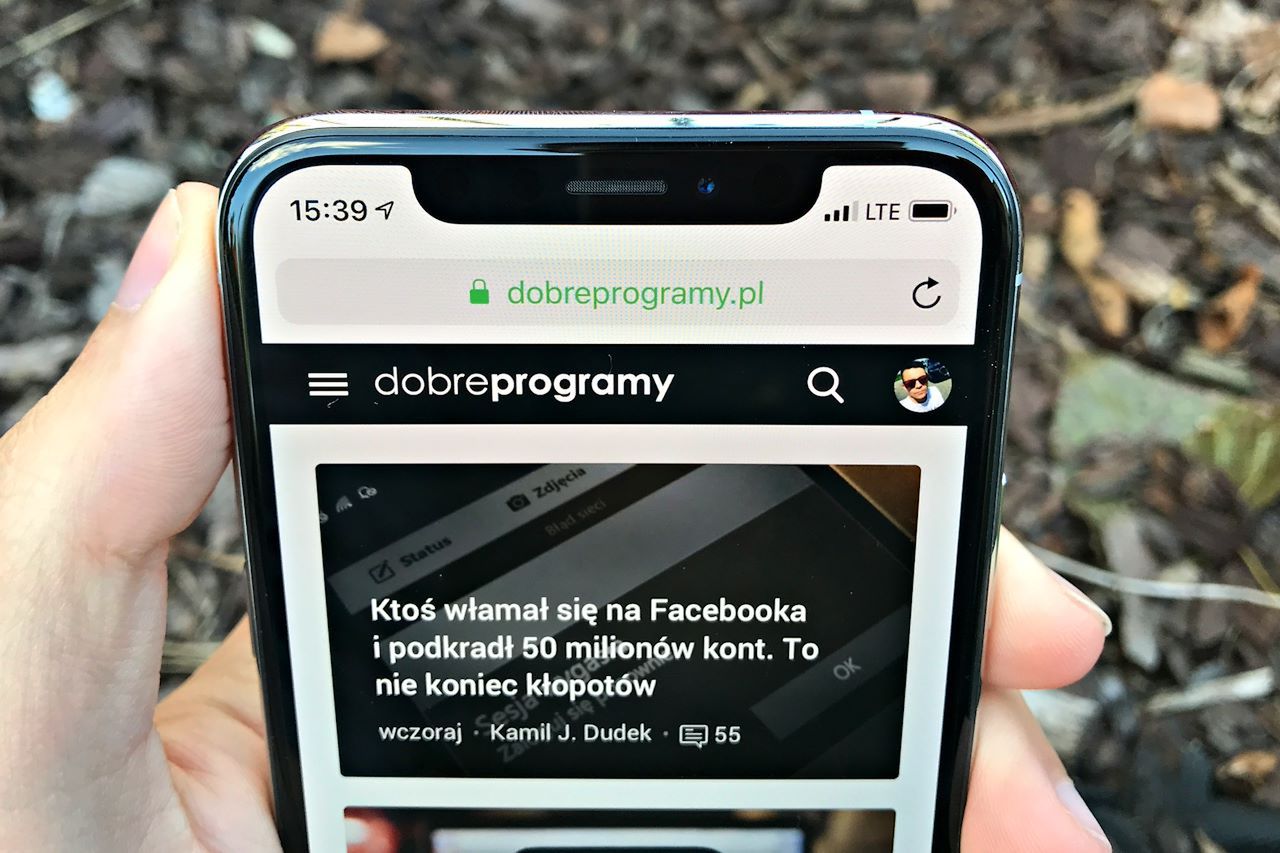 Moduł Face ID znalazł się w charakterystycznym notchu.