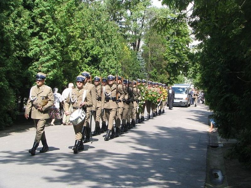 Umorzono śledztwo w sprawie zakłócania porządku na pogrzebie gen. Jaruzelskiego