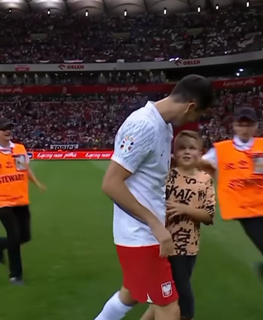 Robert Lewandowski z kibicem