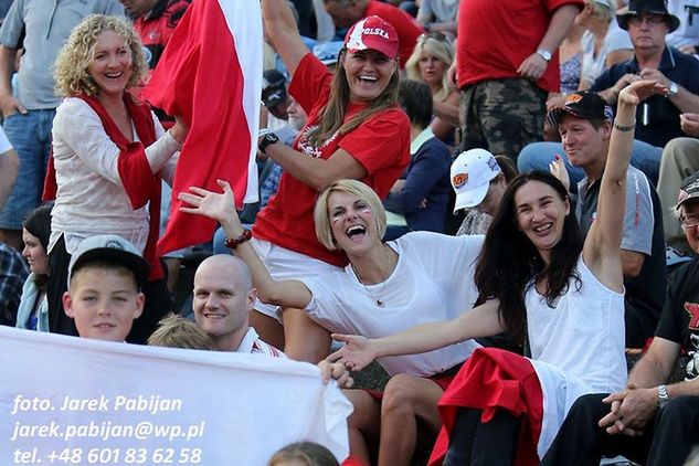 Polscy kibice w Auckland mieli ogromne powody do radości. Dwóch Polaków na podium - co prezentują statystyki - to nieczęsty obrazek w historii turniejów SGP.