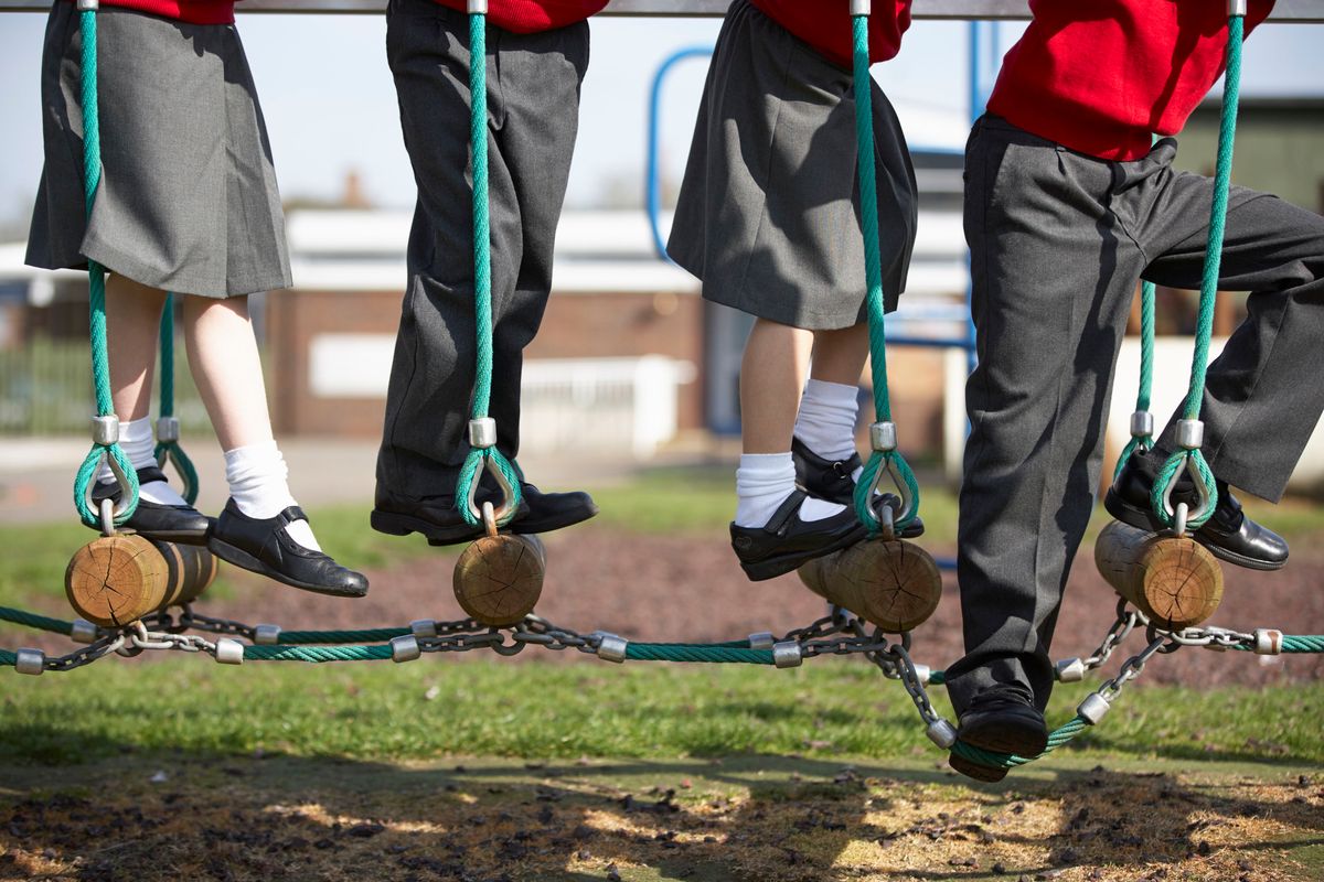 Brytyjska szkoła zakazała noszenia spódnic. Dyrektor wyjaśnił, dlaczego