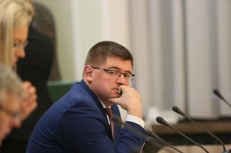 Wyłudzenia VAT. Poseł Rzymkowski: "państwo zawiodło"