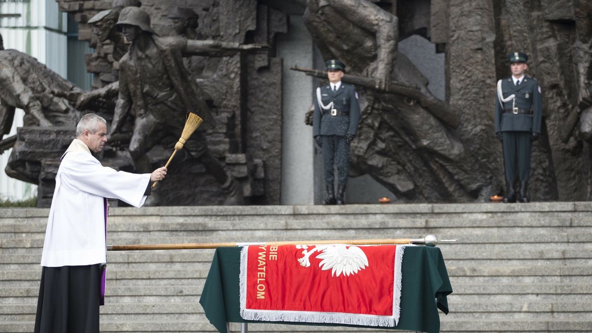 Nadanie sztandaru Krajowej Administracji Skarbowej
08.09.2017 Warszawa Nadanie sztandaru Krajowej Administracji Skarbowej N/z  fot. Maciej Luczniewski/REPORTER
Maciej Luczniewski/REPORTER