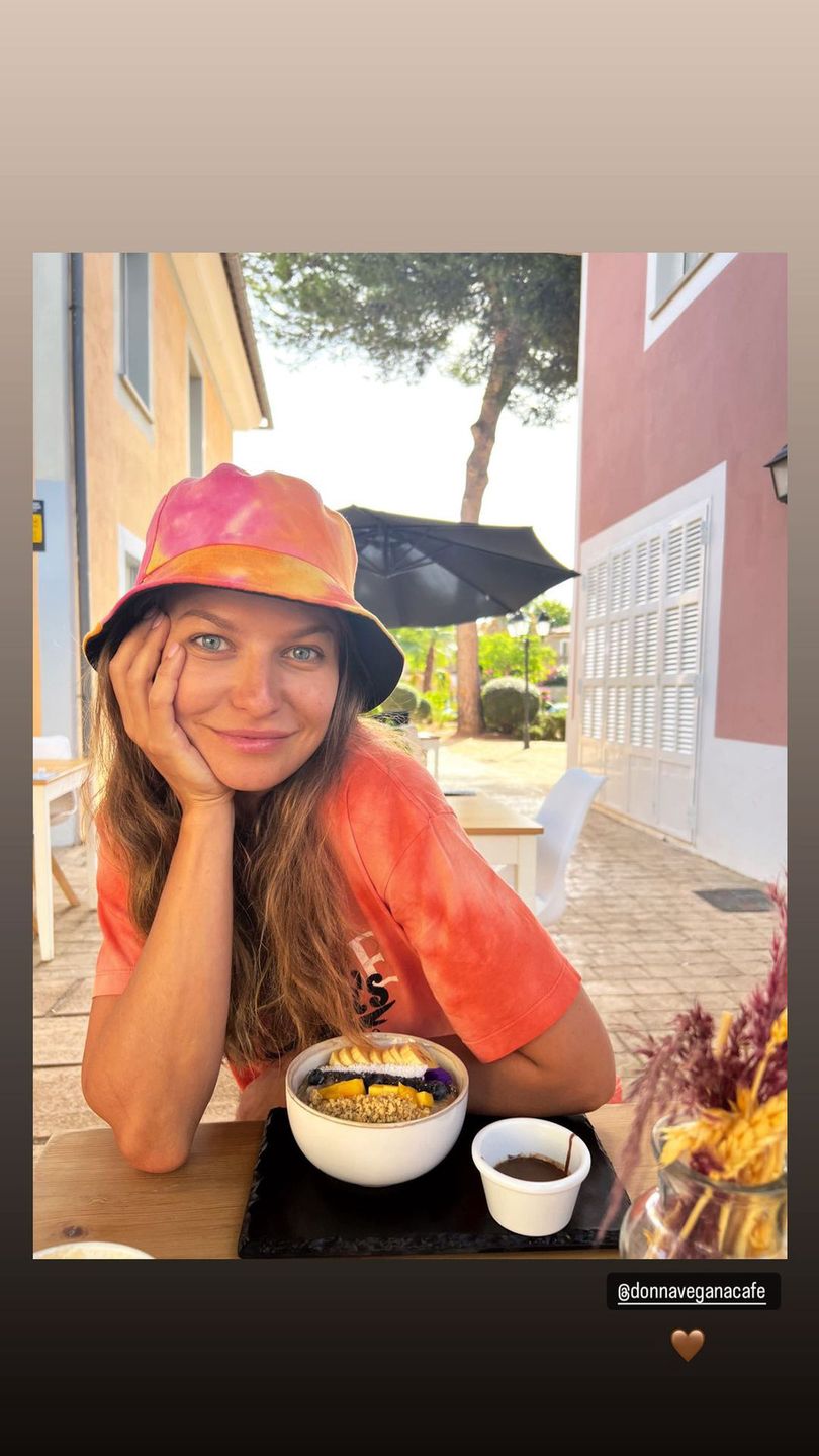 Anna Lewandowska chwali się SZEŚCIOPAKIEM i szczęśliwą rodzinką 