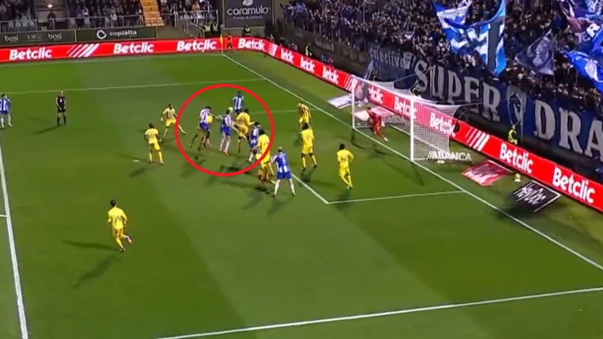 Twitter / Sport TV / Na zdjęciu: strzał Jakubia Kiwiora