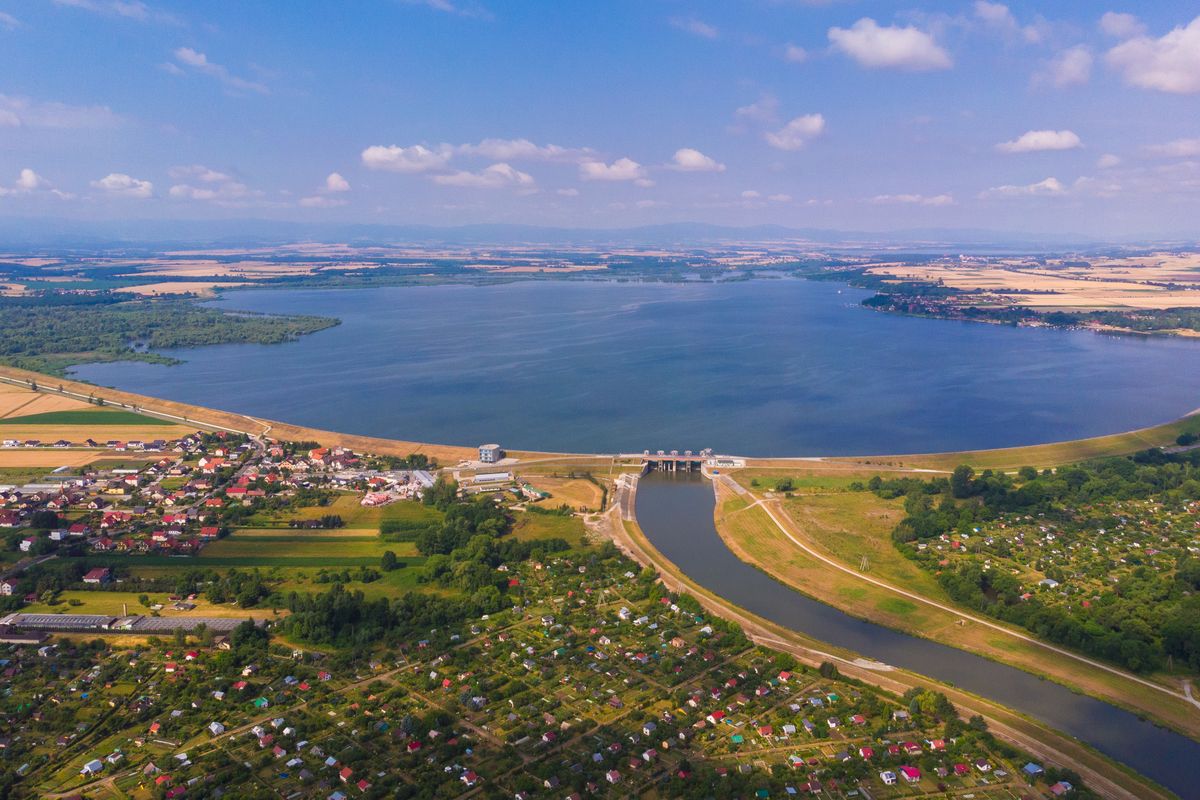 Widok na Jezioro Nyskie z lotu ptaka 