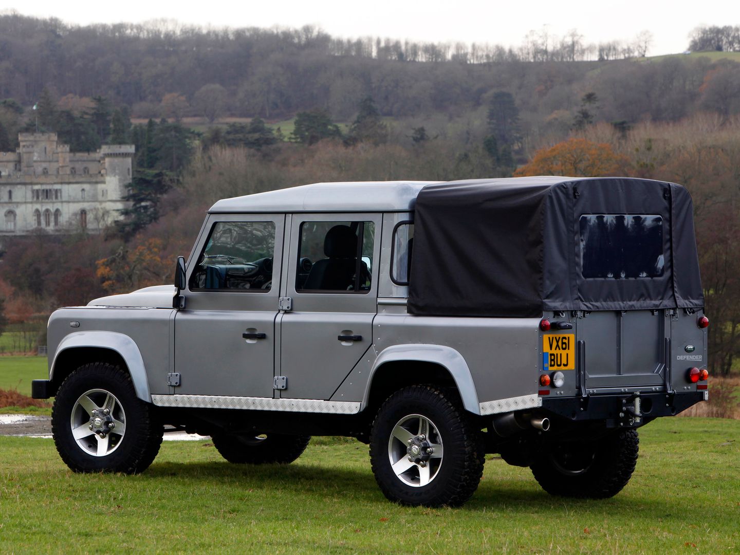 Land Rover Defender 110 Double Cab Pickup UK-spec (2007)