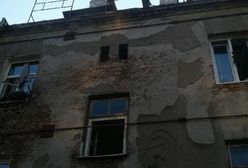 Warszawa. Beton przelał się do kamienicy. "Sytuacja opanowana"