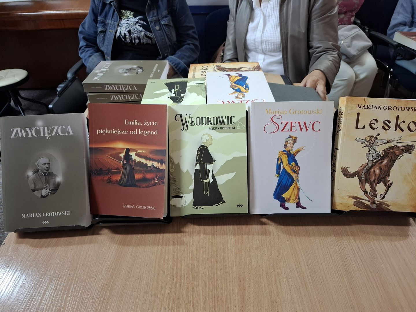 Spotkanie z Marianem Grotowskim, pisarzem z Radomska, podczas promocji jego najnowszej powieści